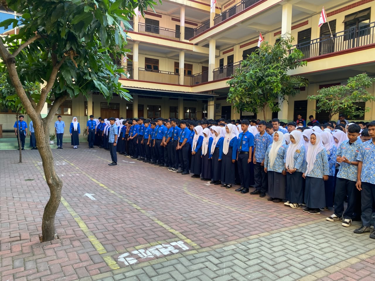 Upacara Bendera Peringatan Hari Anak Nasional di SMK Tunas Bangsa Tawangsari Berlangsung Khidmat